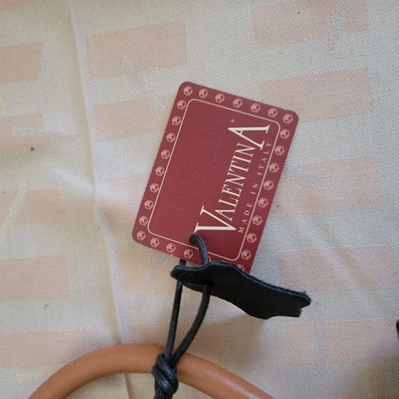 Valentina Leather Shoulder Bag - Picture 11 of 12